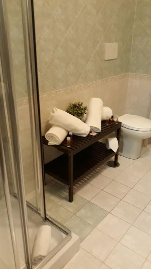 B&B Fiumicino Airport Resort Buitenkant foto