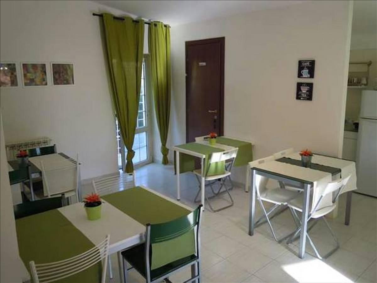 B&B Fiumicino Airport Resort Buitenkant foto