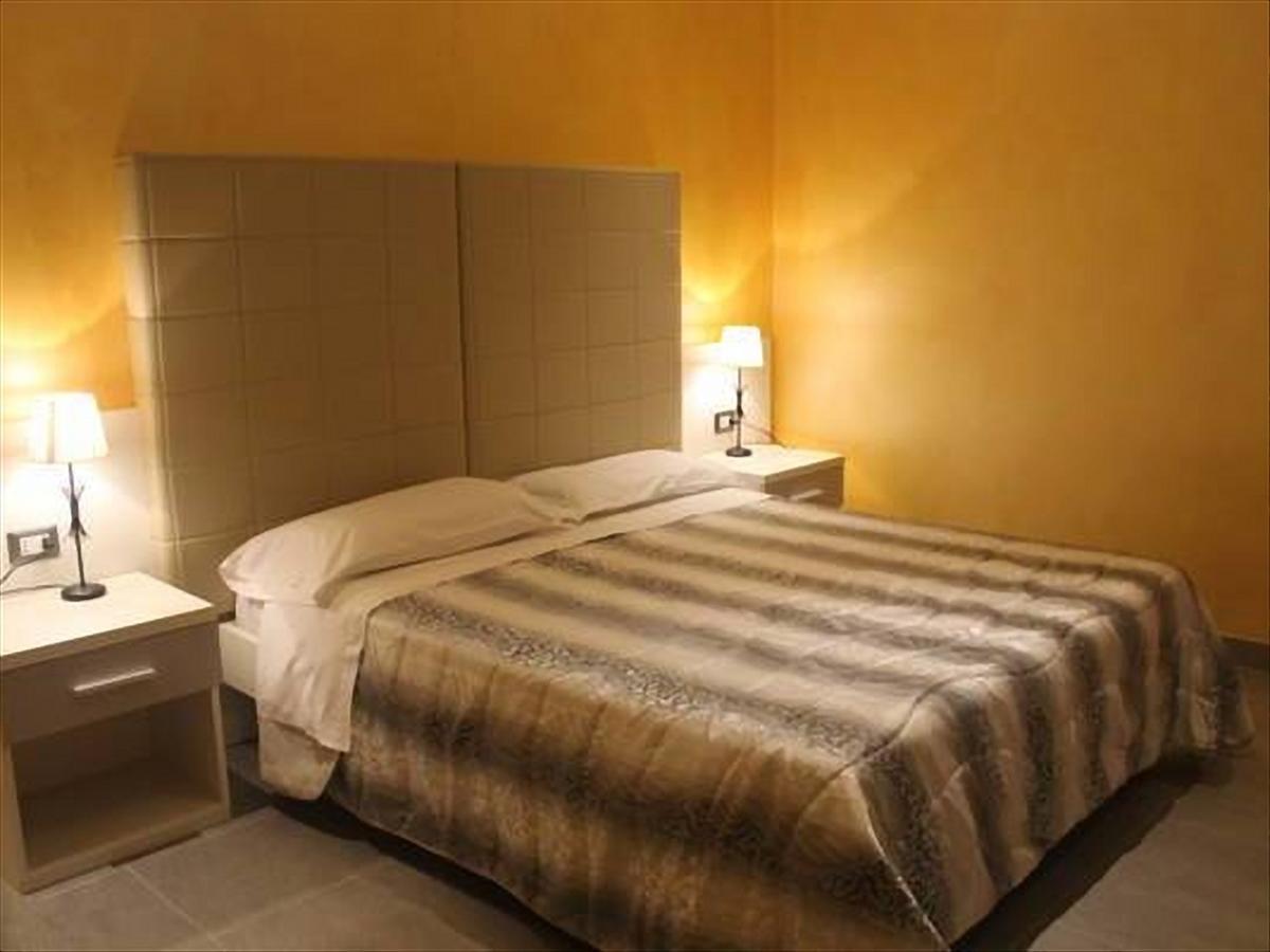 B&B Fiumicino Airport Resort Buitenkant foto